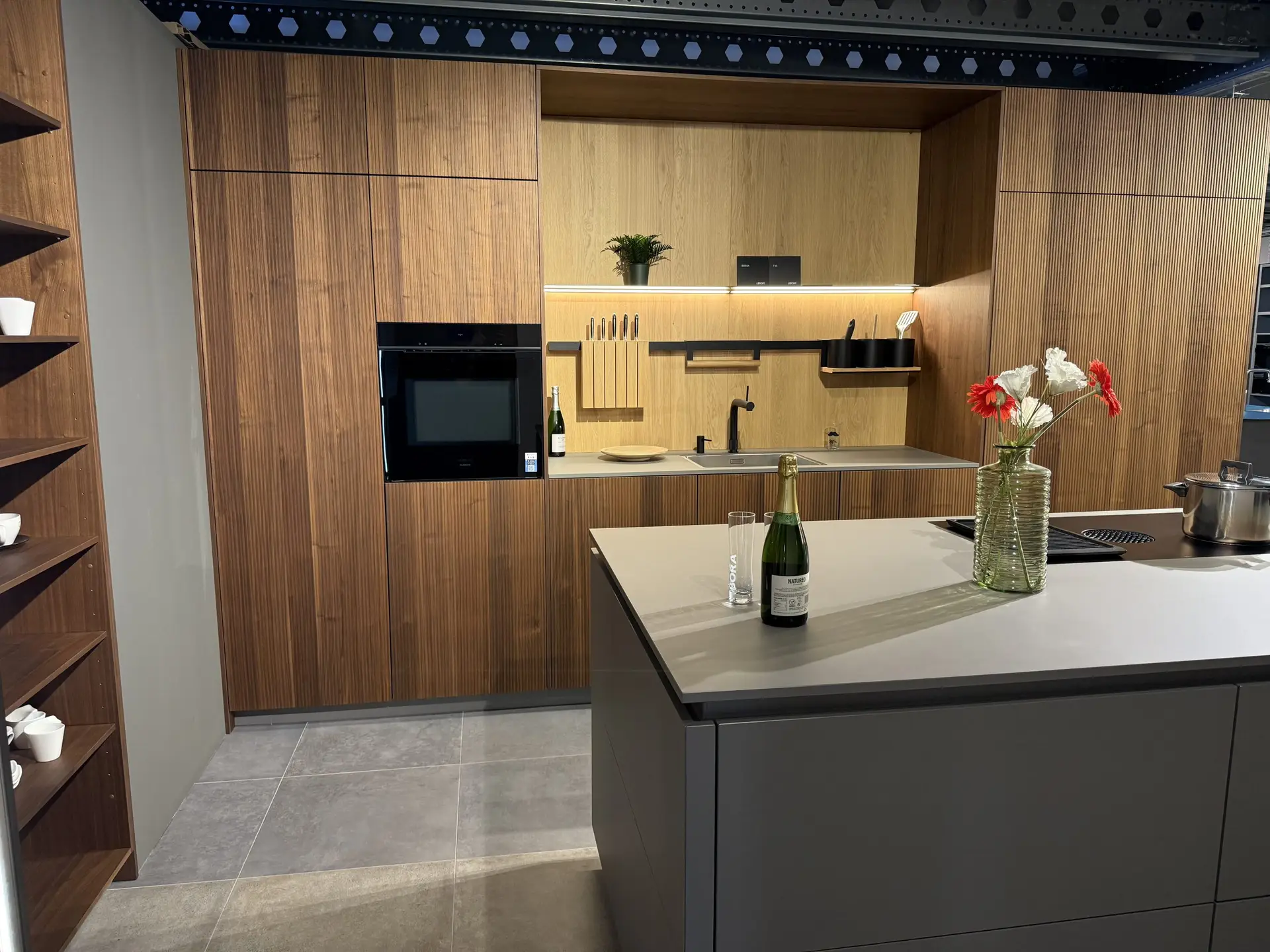 Houten keuken met BORA kookplaat