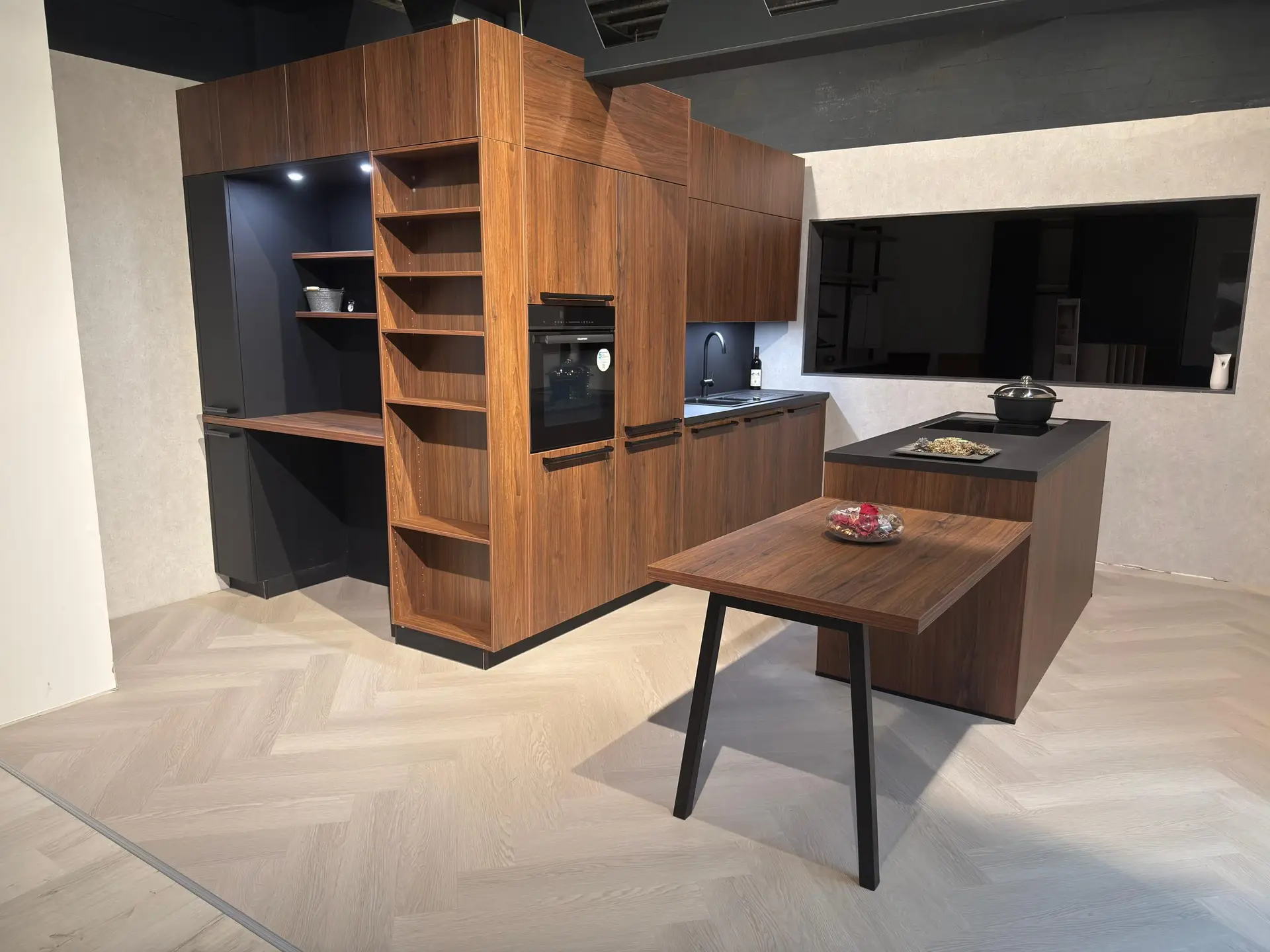 AI Küchen Hacker houten keuken met eiland