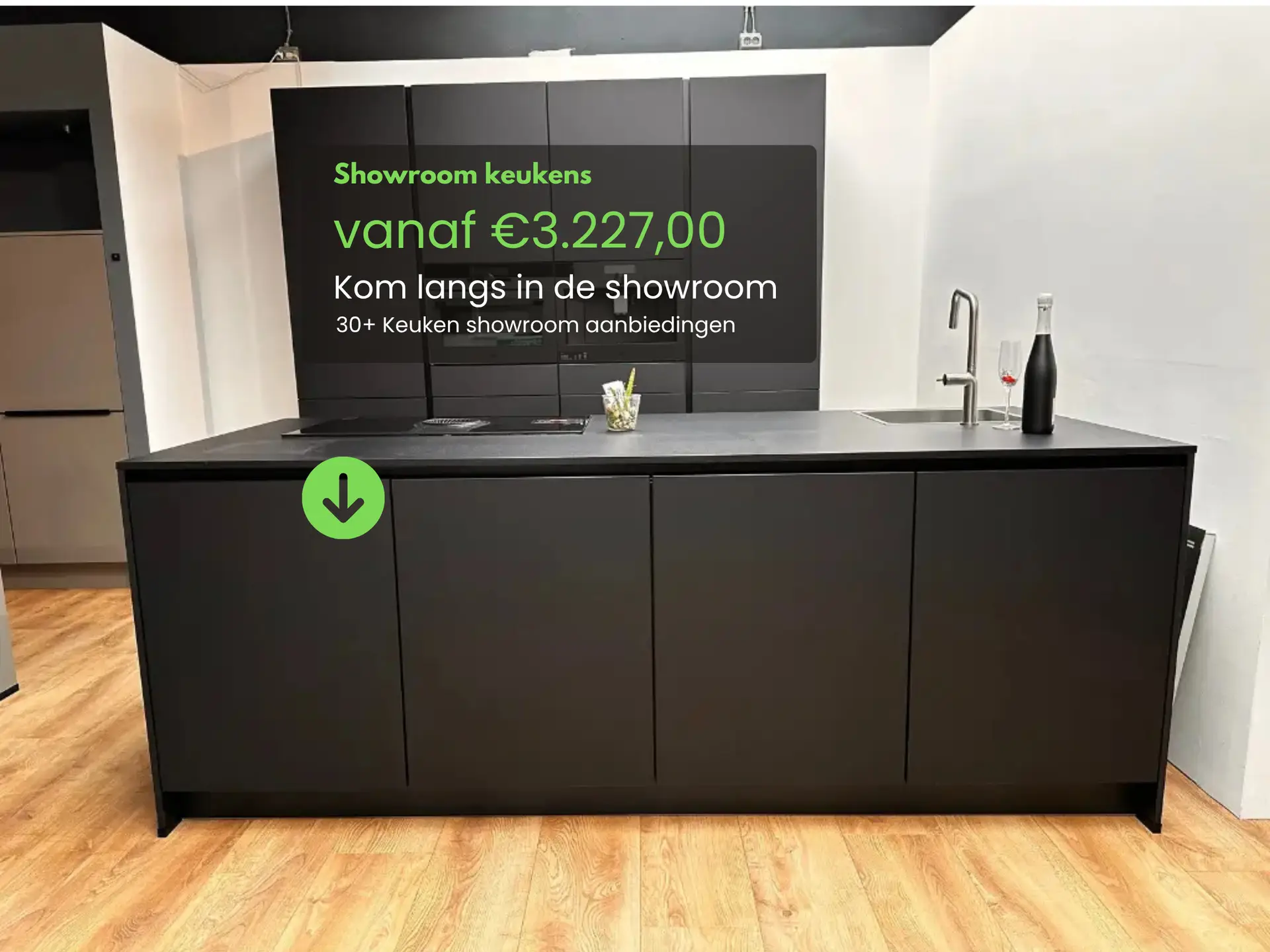 Showroom keuken zwart mat design
