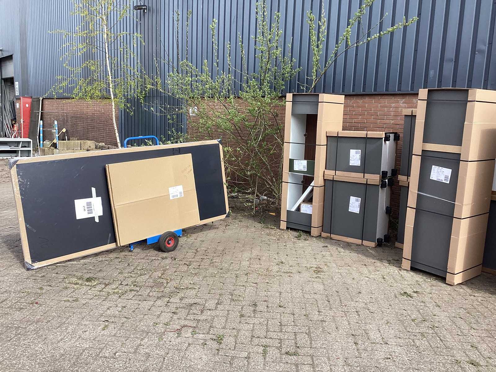Häcker Concept130  Bali Notenhout  Topsoft mat lak zwart eiland keuken - Häcker Concept130 Keukens keukens | afbeelding 39 van 40