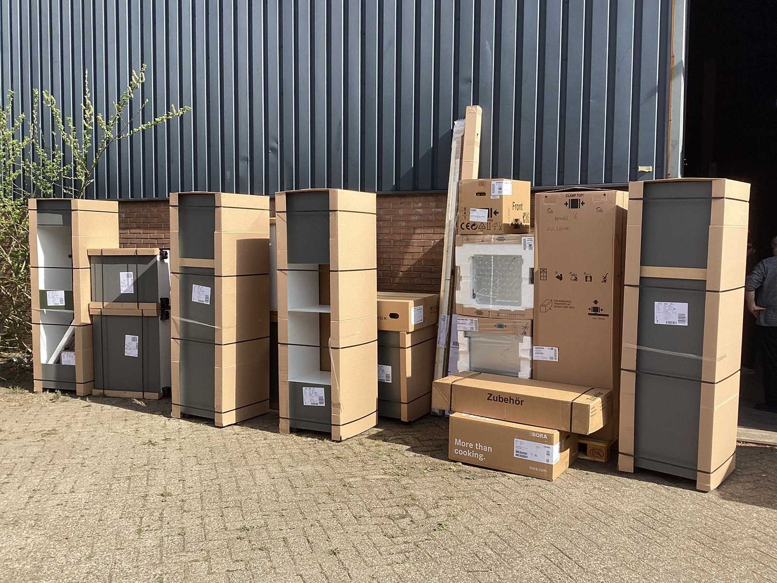 Häcker Concept130  Bali Notenhout  Topsoft mat lak zwart eiland keuken - Häcker Concept130 Keukens keukens | afbeelding 40 van 40