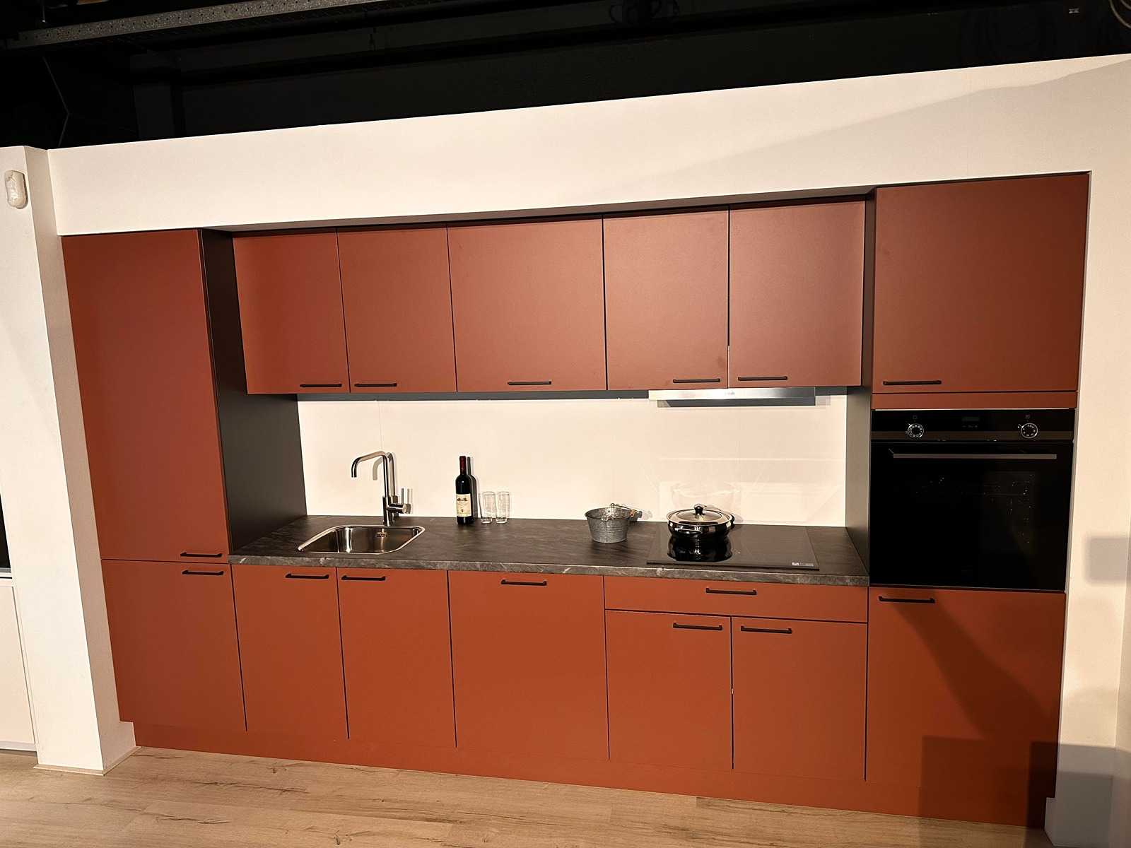 Häcker Concept130 SCALA amarant mat Recht - Häcker Concept130 Keukens keukens | afbeelding 2 van 26