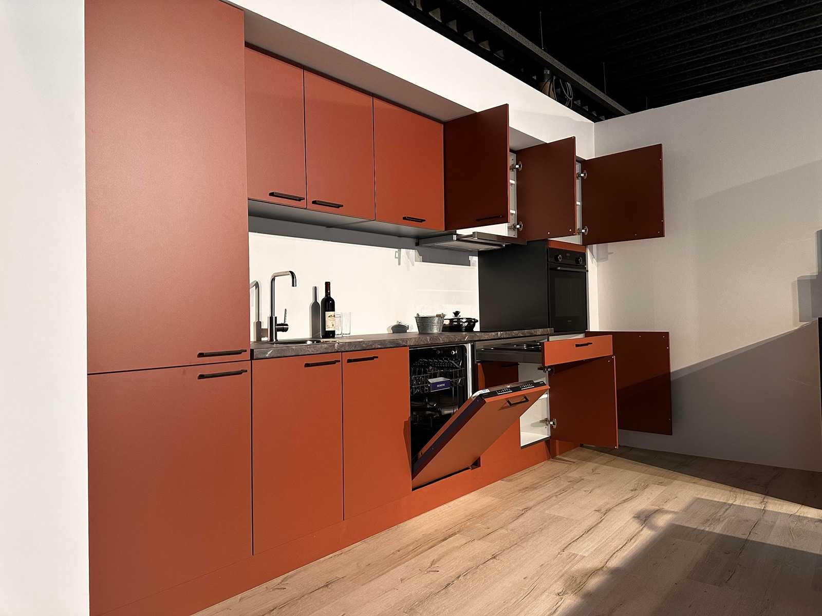 Häcker Concept130 SCALA amarant mat Recht - Häcker Concept130 Keukens keukens | afbeelding 4 van 26