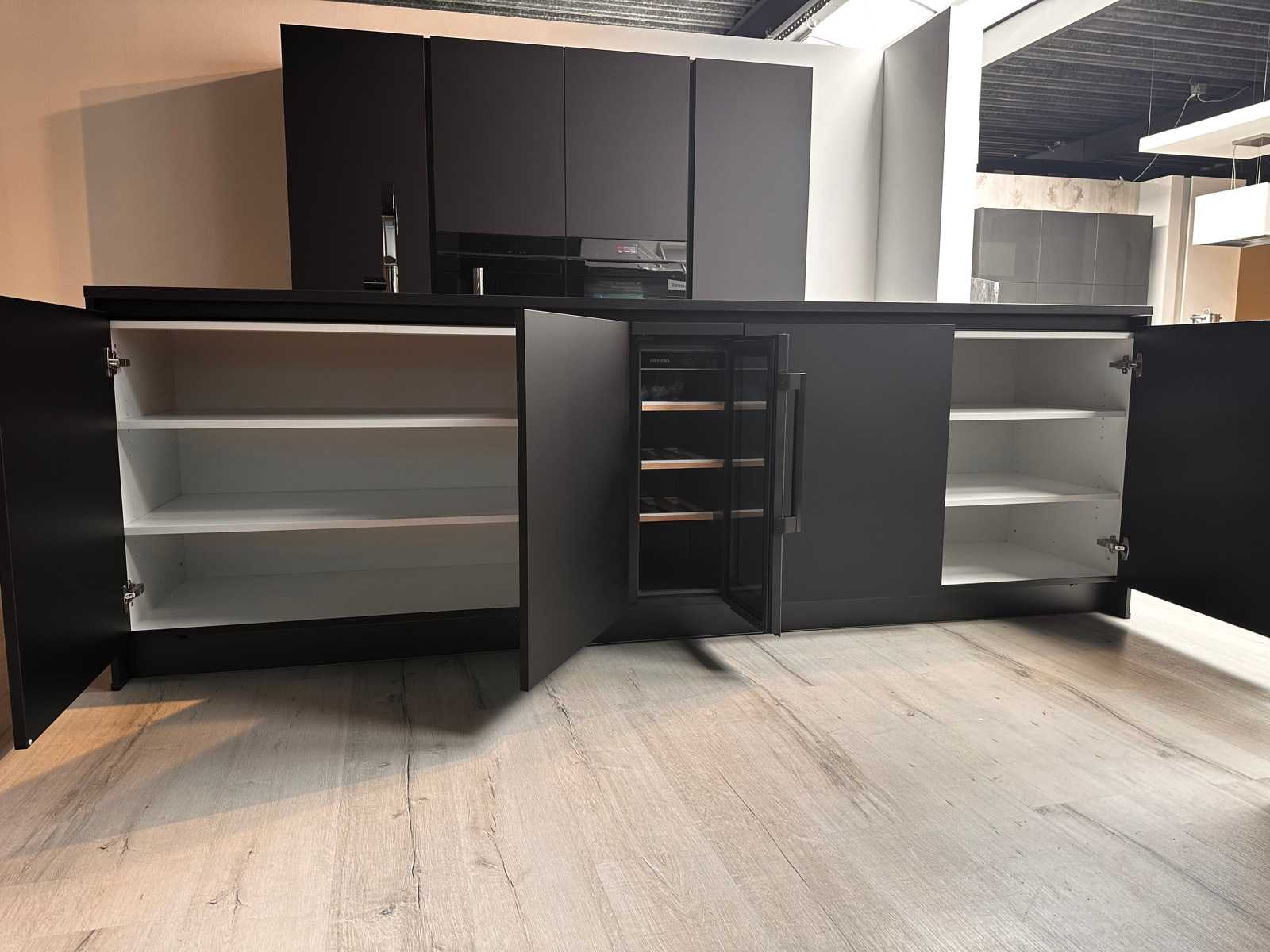 Häcker TopSoft mat zwart eiland keuken - Häcker Keukens keukens | afbeelding 15 van 31