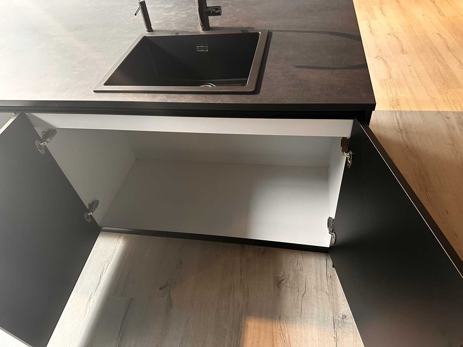 Häcker TopSoft mat zwart eiland keuken - Häcker Keukens keukens | afbeelding 8 van 31