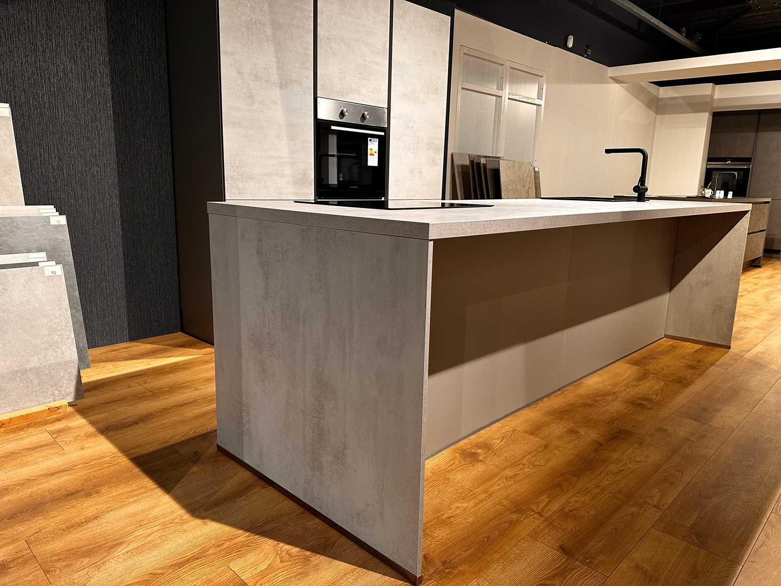Nobilia Riva Decor Beton grijs Eiland keuken - Nobilia Keukens keukens | afbeelding 4 van 21