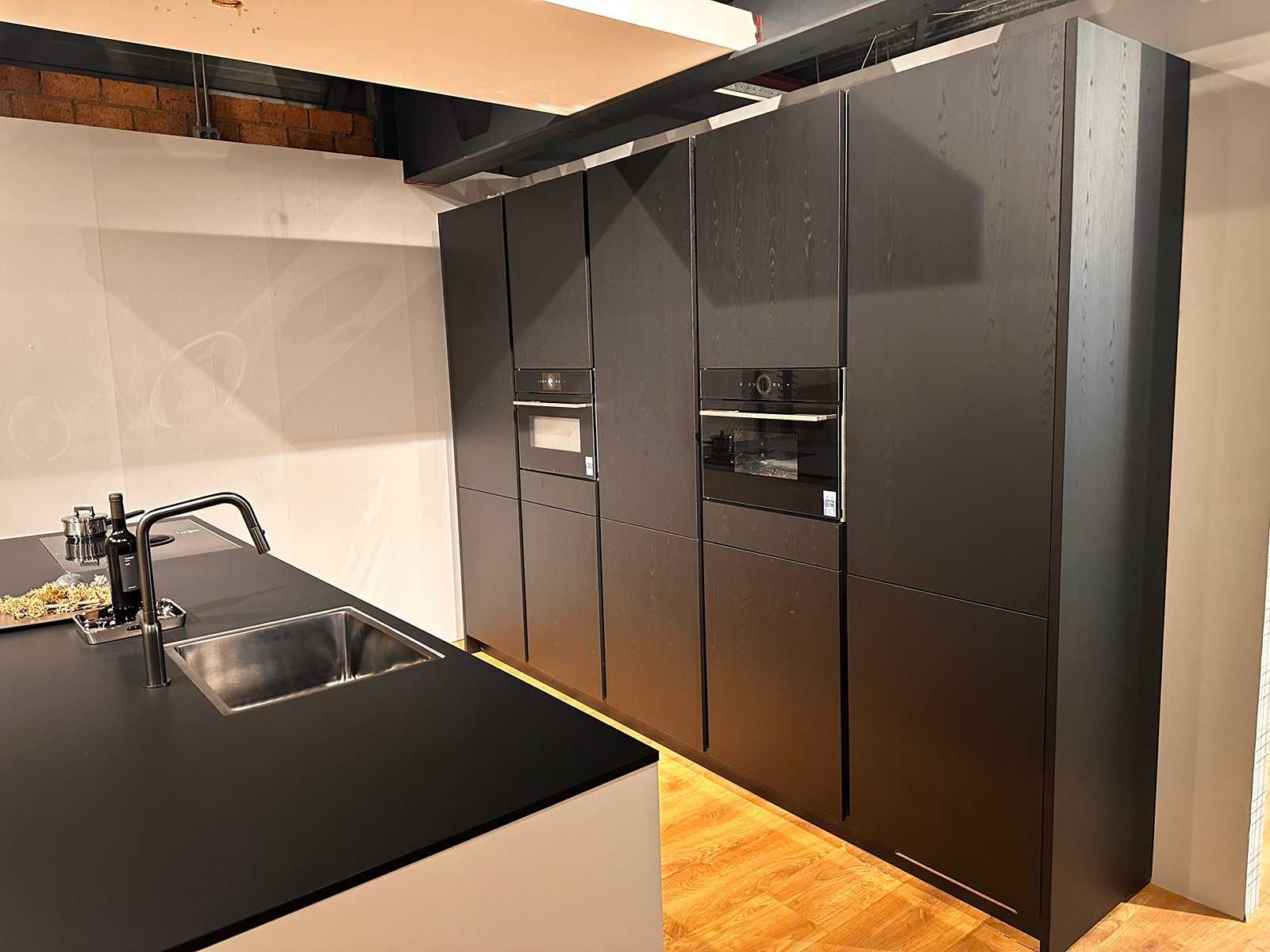 Nobilia Structura Eiken nero met wit eiland keuken - Nobilia Keukens keukens | afbeelding 5 van 32